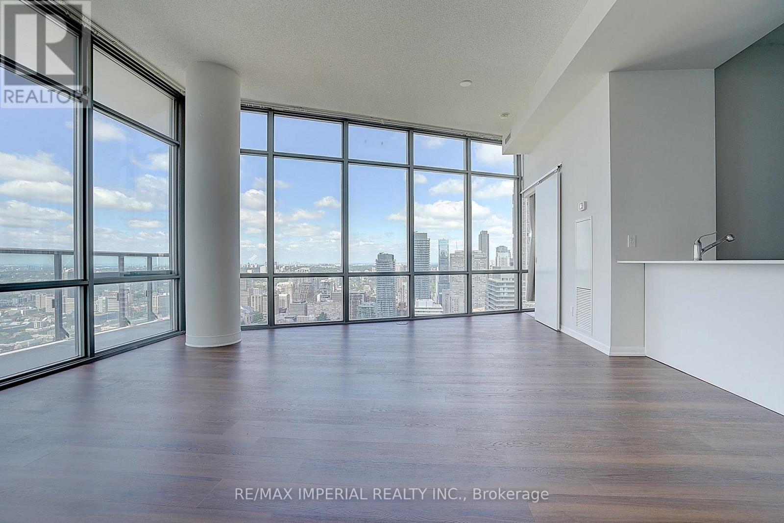 #4903 832 BAY STREET - Image 13
