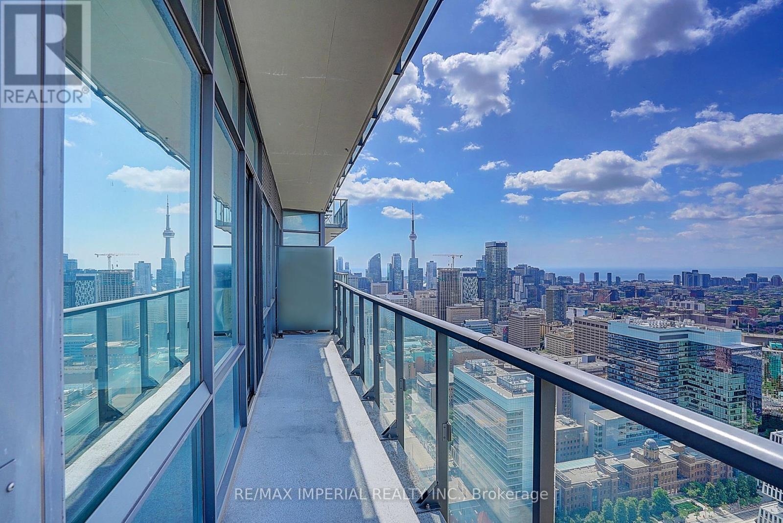 #4903 832 BAY STREET - Image 35