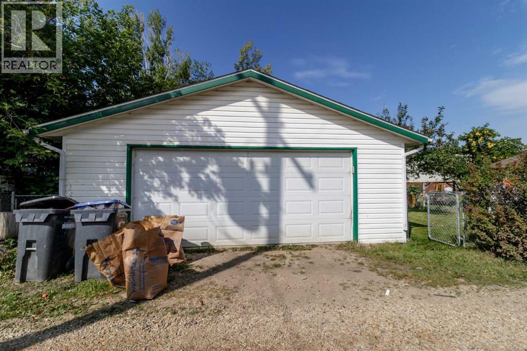 Listing photo – 4743 47 Street, Sylvan Lake