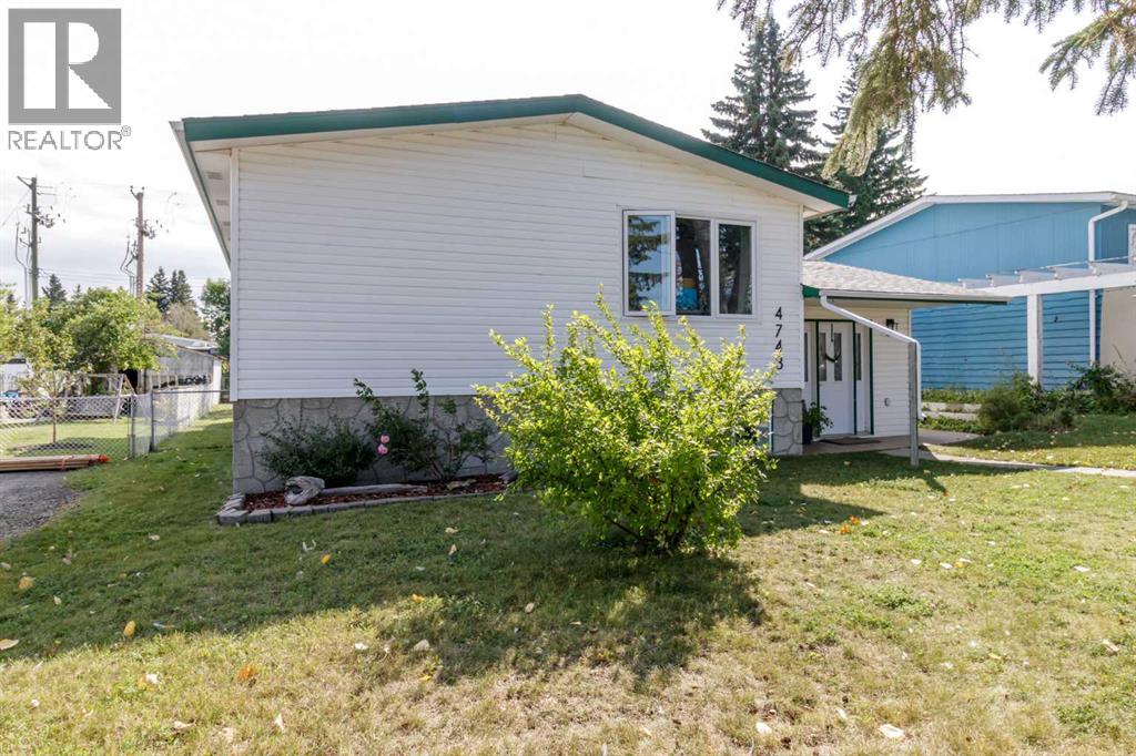 Listing photo – 4743 47 Street, Sylvan Lake