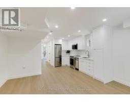 B - 225 Gainsborough Road, Toronto, ON M4L3C7 Photo 9