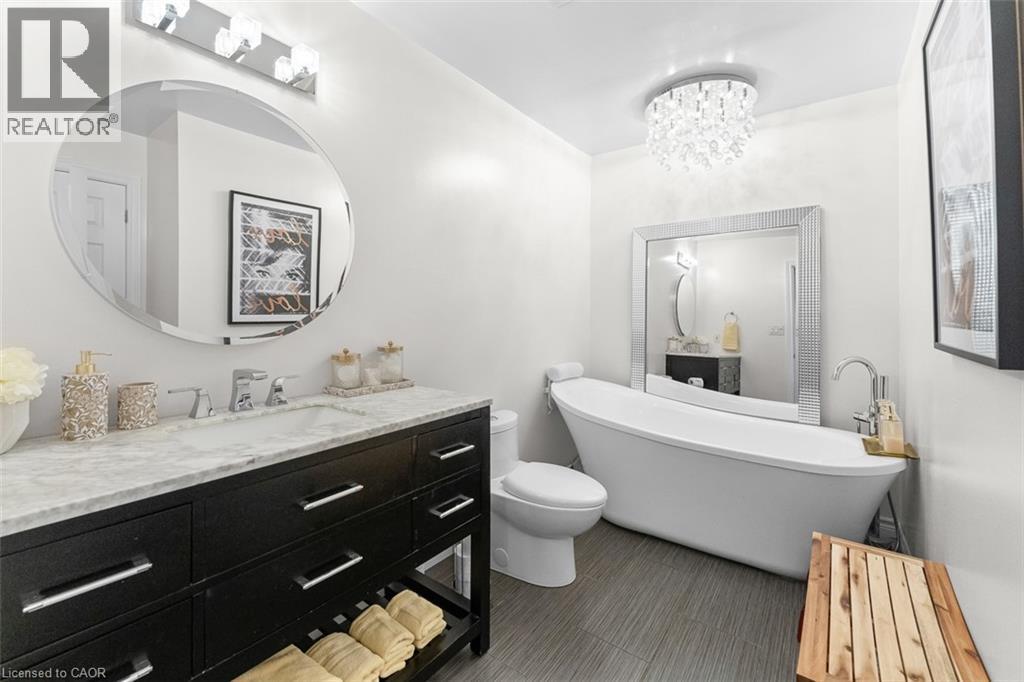 43 THOROLD Avenue - 22