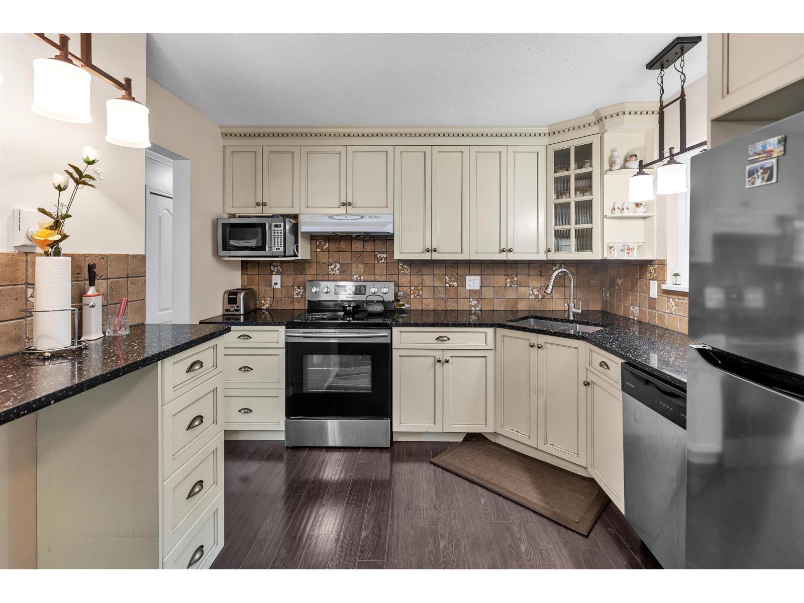 4 Bed, 2 Bath House for Sale in Abbotsford – 35224 MCKEE ROAD, Abbotsford – MLS# R3158634 - Image 8