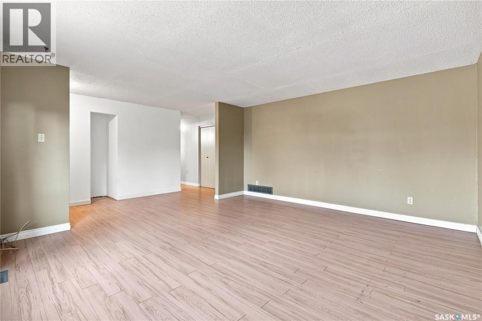 5907 Hague CRESCENT - 7