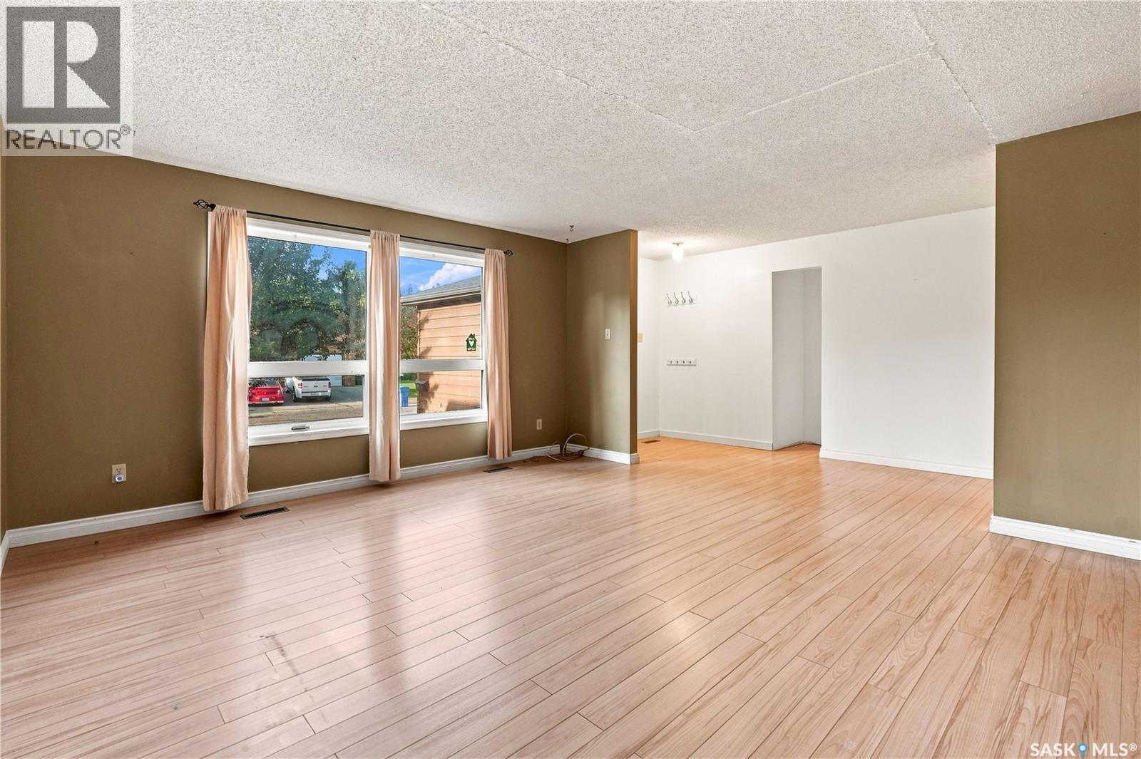 5907 Hague CRESCENT - Image 6