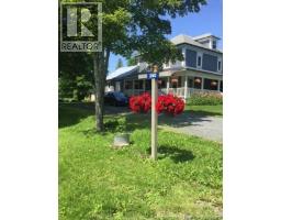 350 Debec Road, photo 2