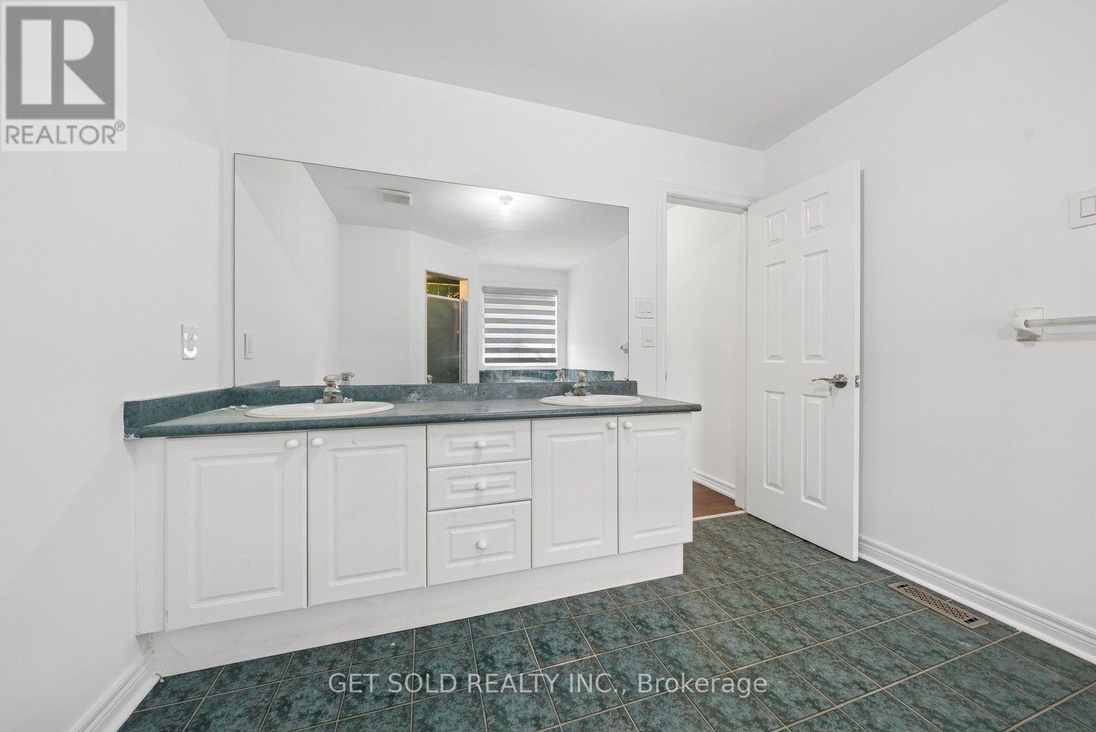57 OAKLEA BOULEVARD - 21