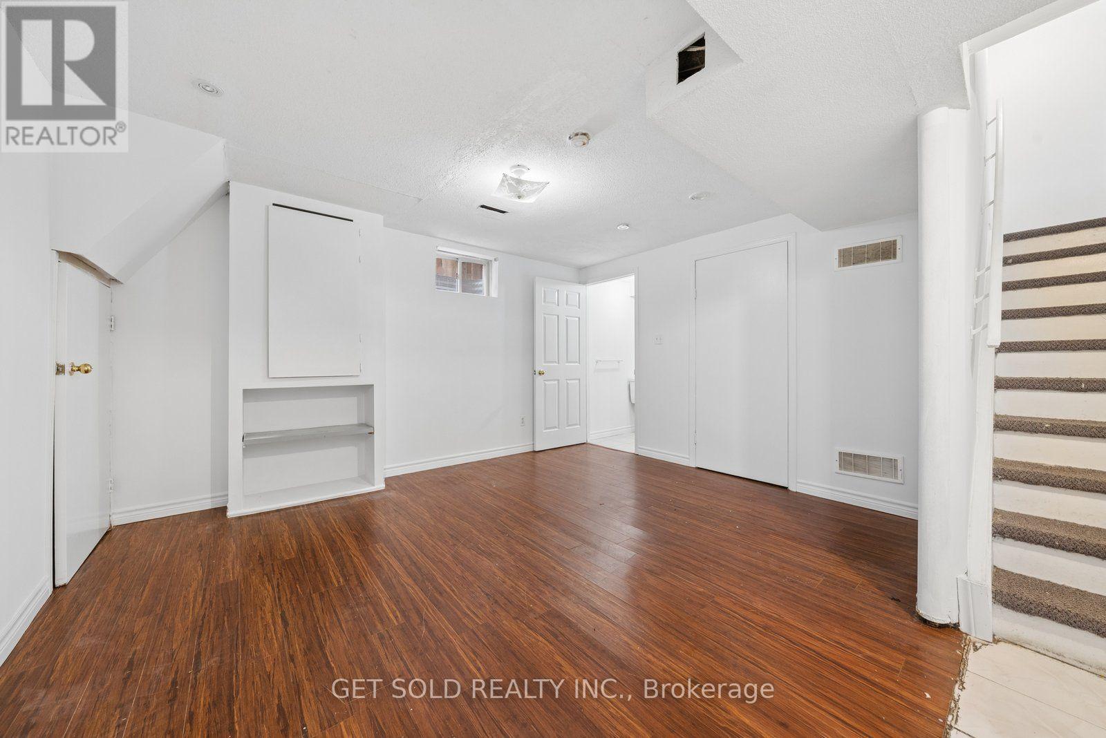 57 OAKLEA BOULEVARD - 24