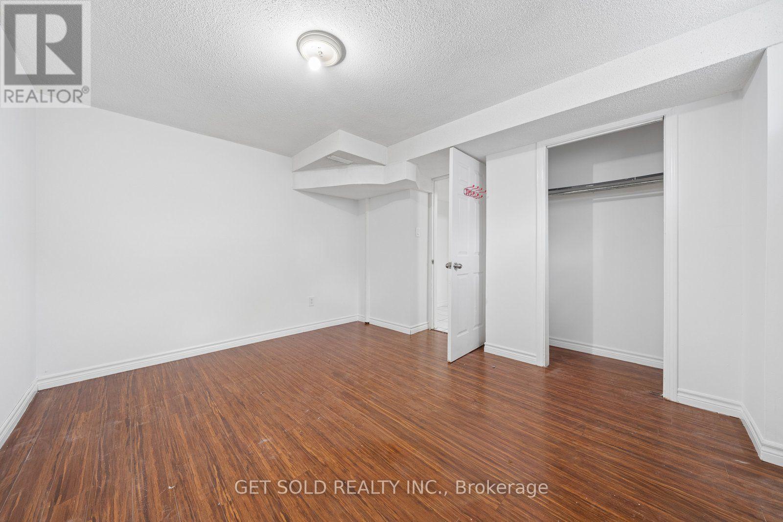 57 OAKLEA BOULEVARD - Image 32