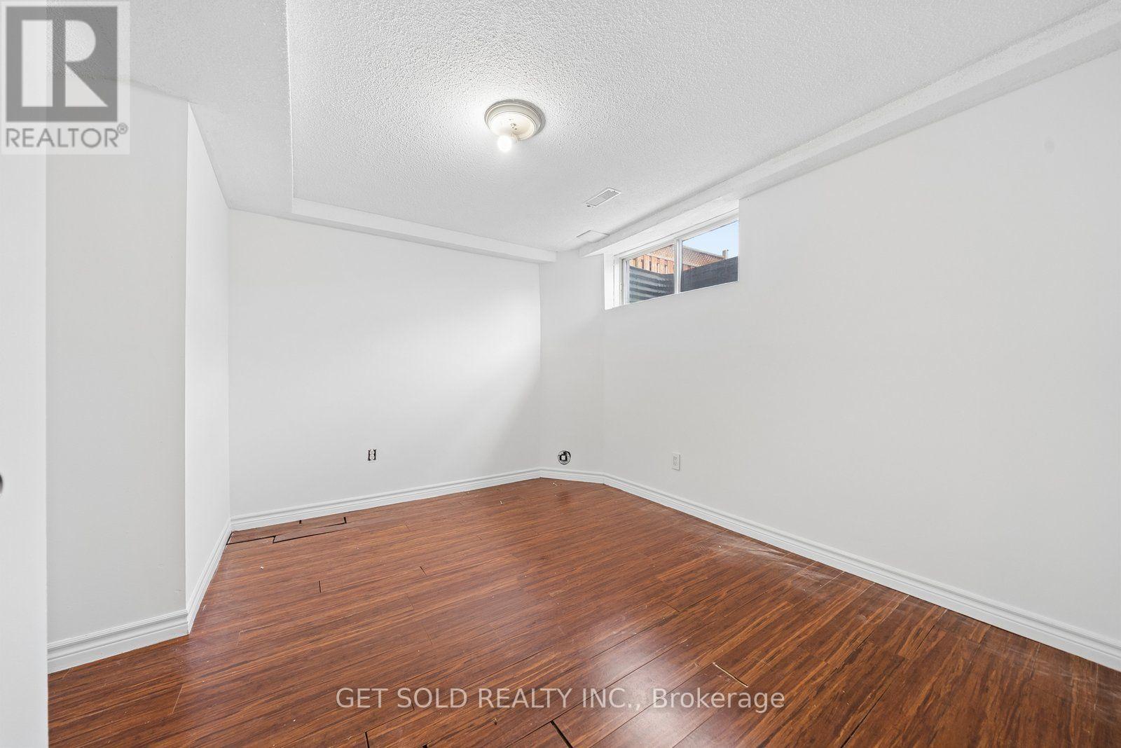 57 OAKLEA BOULEVARD - 33