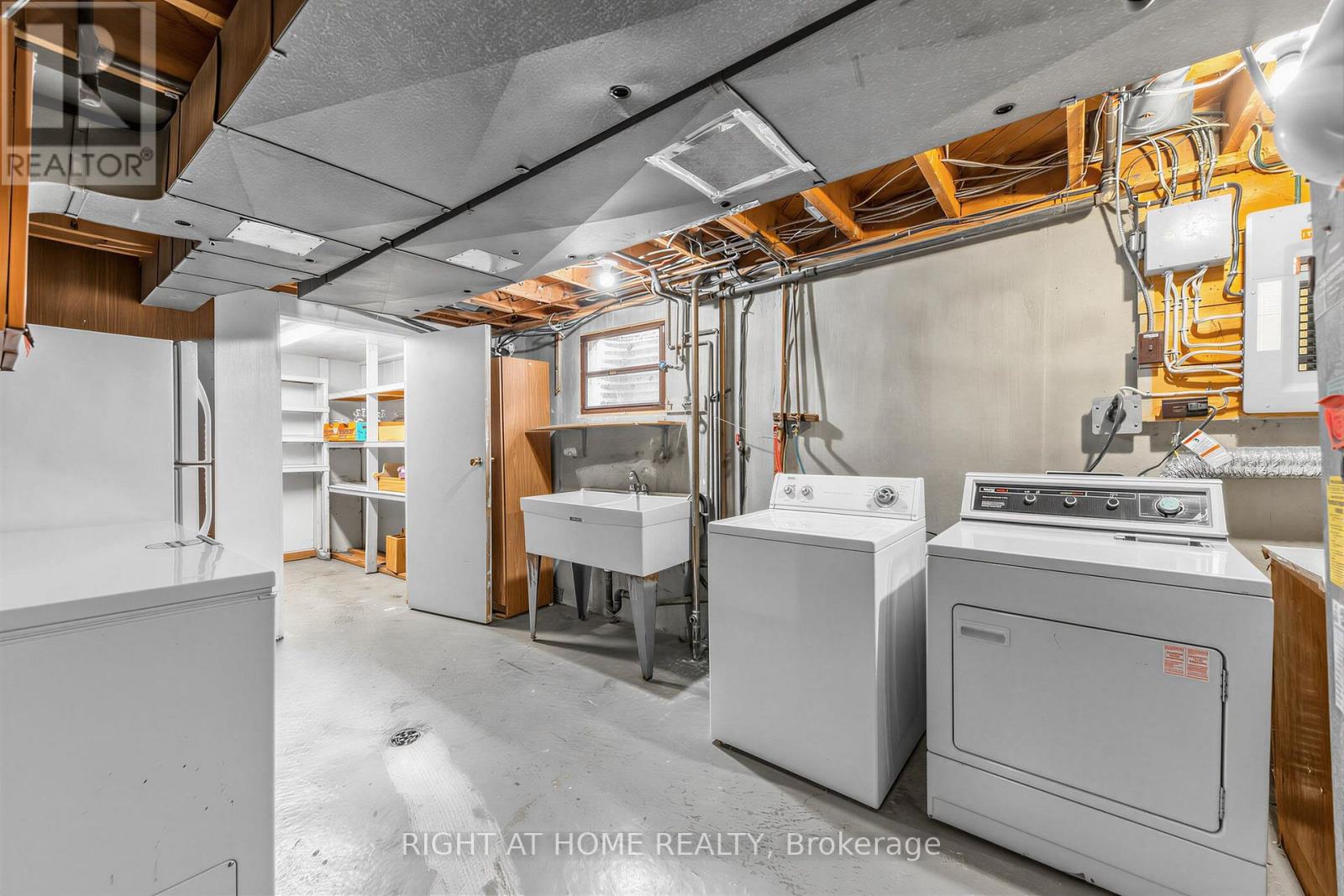 12 CANDLEWOOD CRESCENT - 30