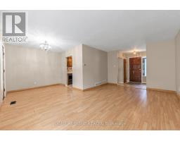 Family room - 12 Candlewood Crescent, Toronto, ON M3J1G8 Photo 7