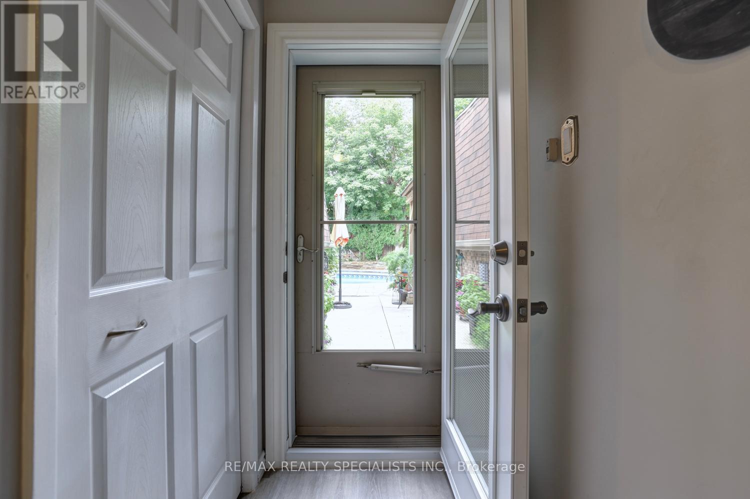 293 LOUIS DRIVE - Image 23