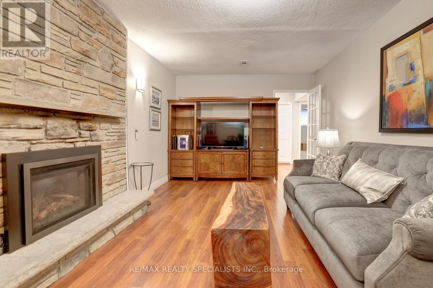 293 LOUIS DRIVE - Image 26