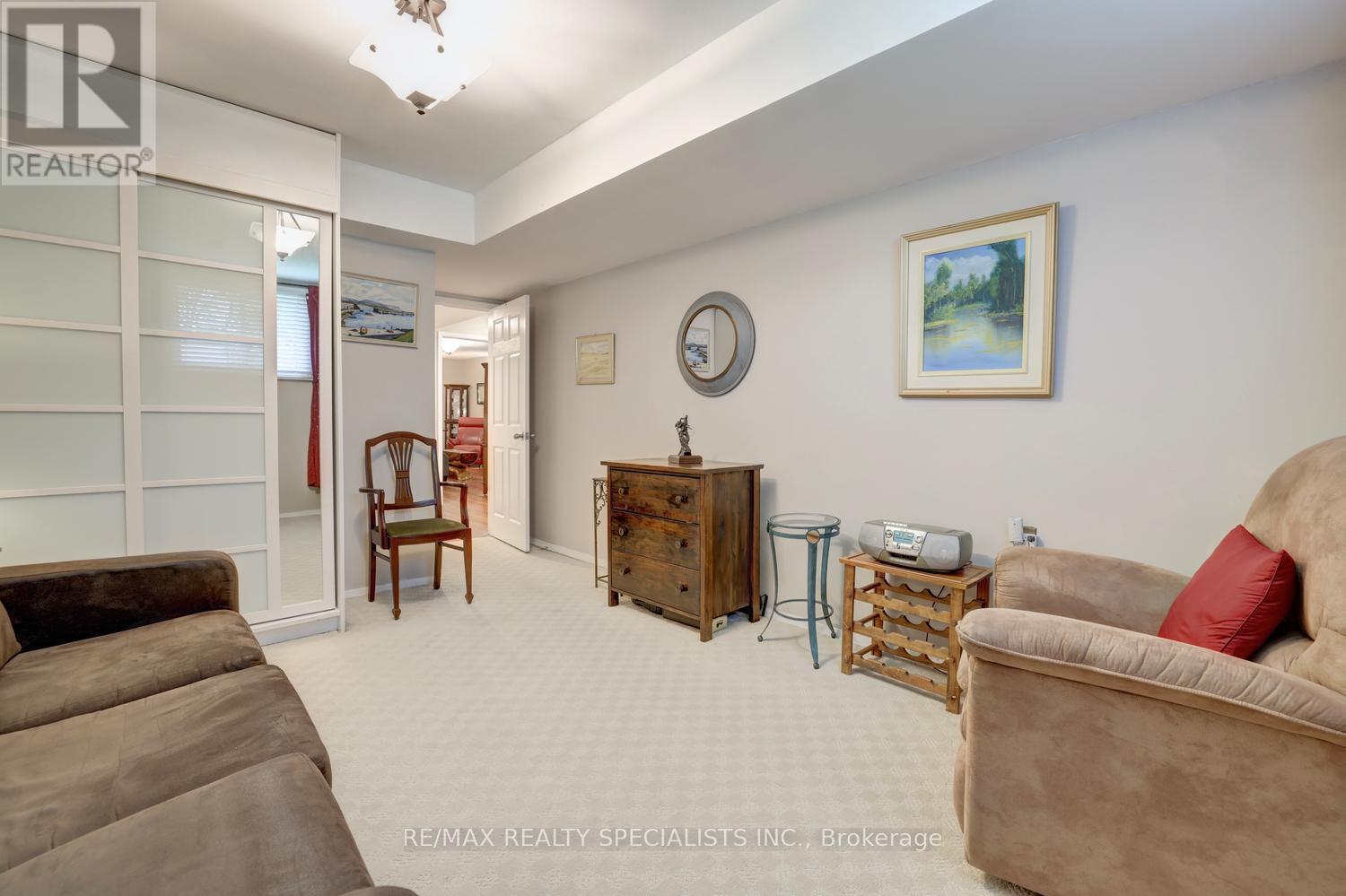 293 LOUIS DRIVE - Image 32