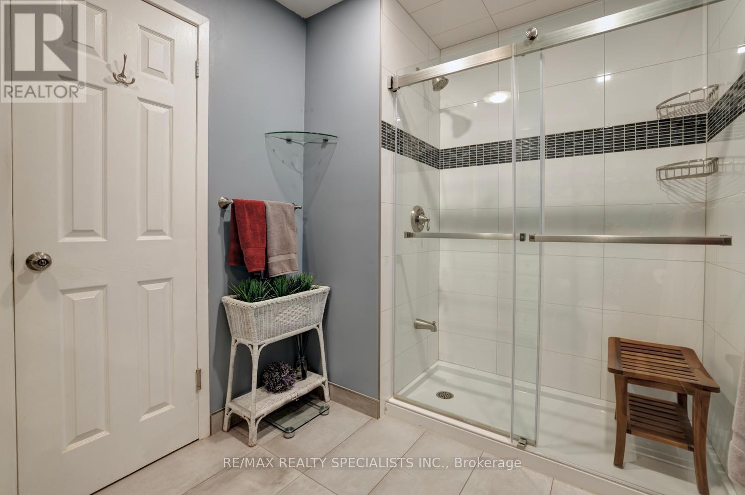 293 LOUIS DRIVE - Image 35
