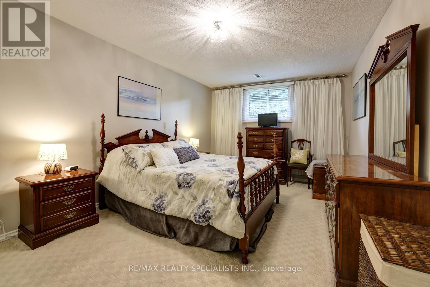 293 LOUIS DRIVE - Image 36