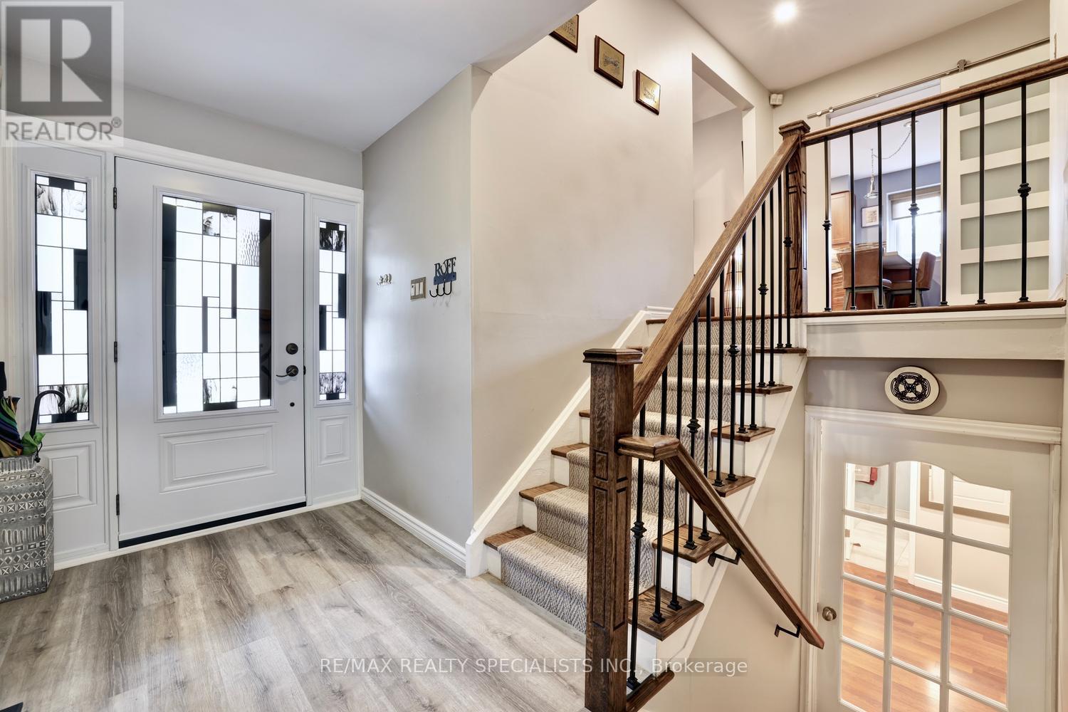 293 LOUIS DRIVE - Image 4