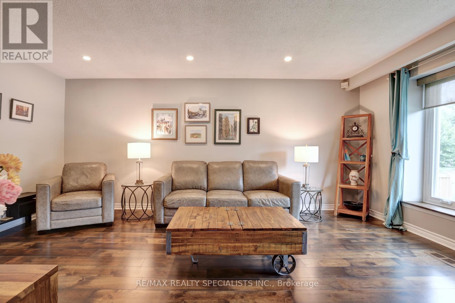 293 LOUIS DRIVE - Image 6