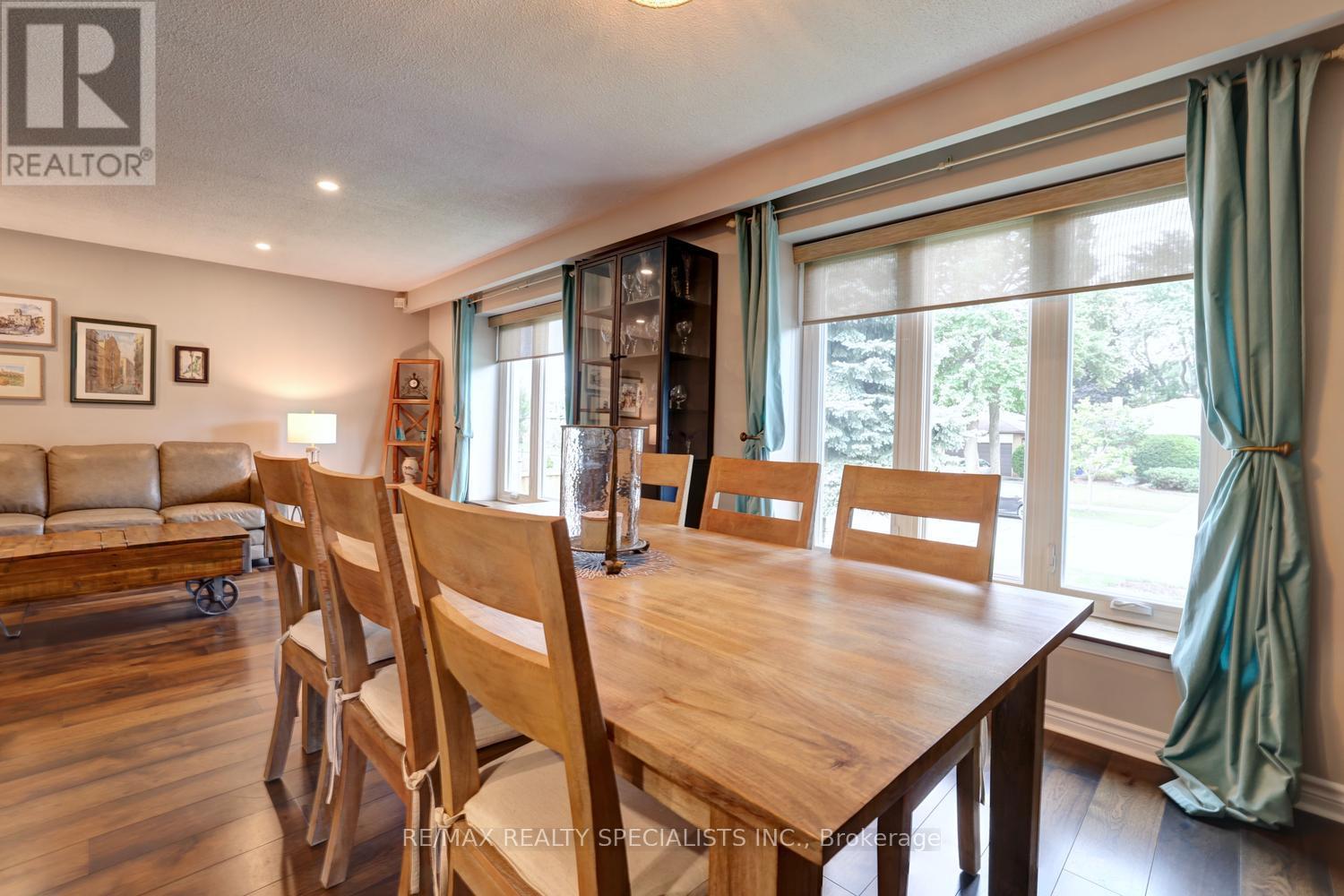 293 LOUIS DRIVE - Image 9