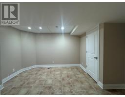 33 Hammerstone Crescent, Vaughan, ON L4J8B4 Photo 8
