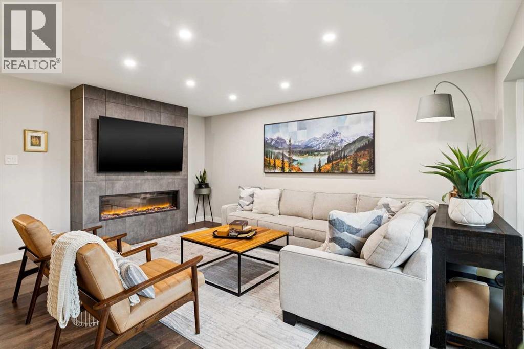 5327 17 Avenue SW, Glendale, Calgary photo 3