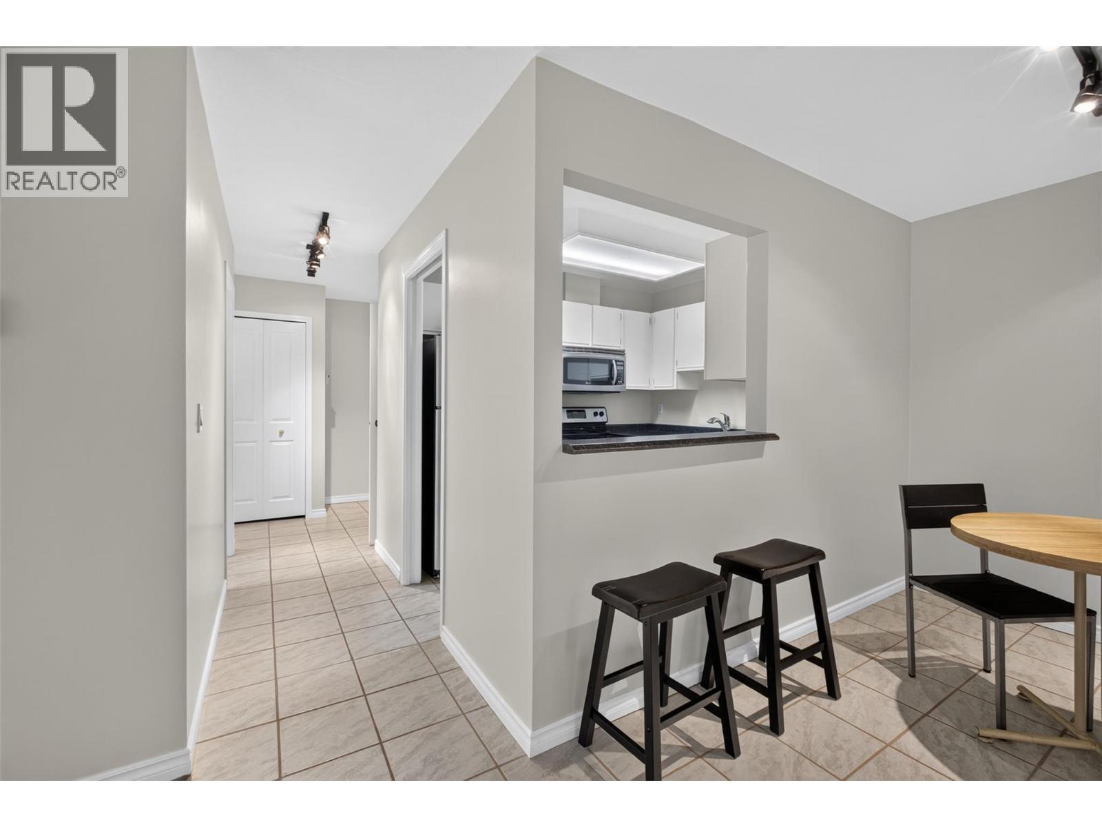 #400 3160 De Montreuil Court - Image 9