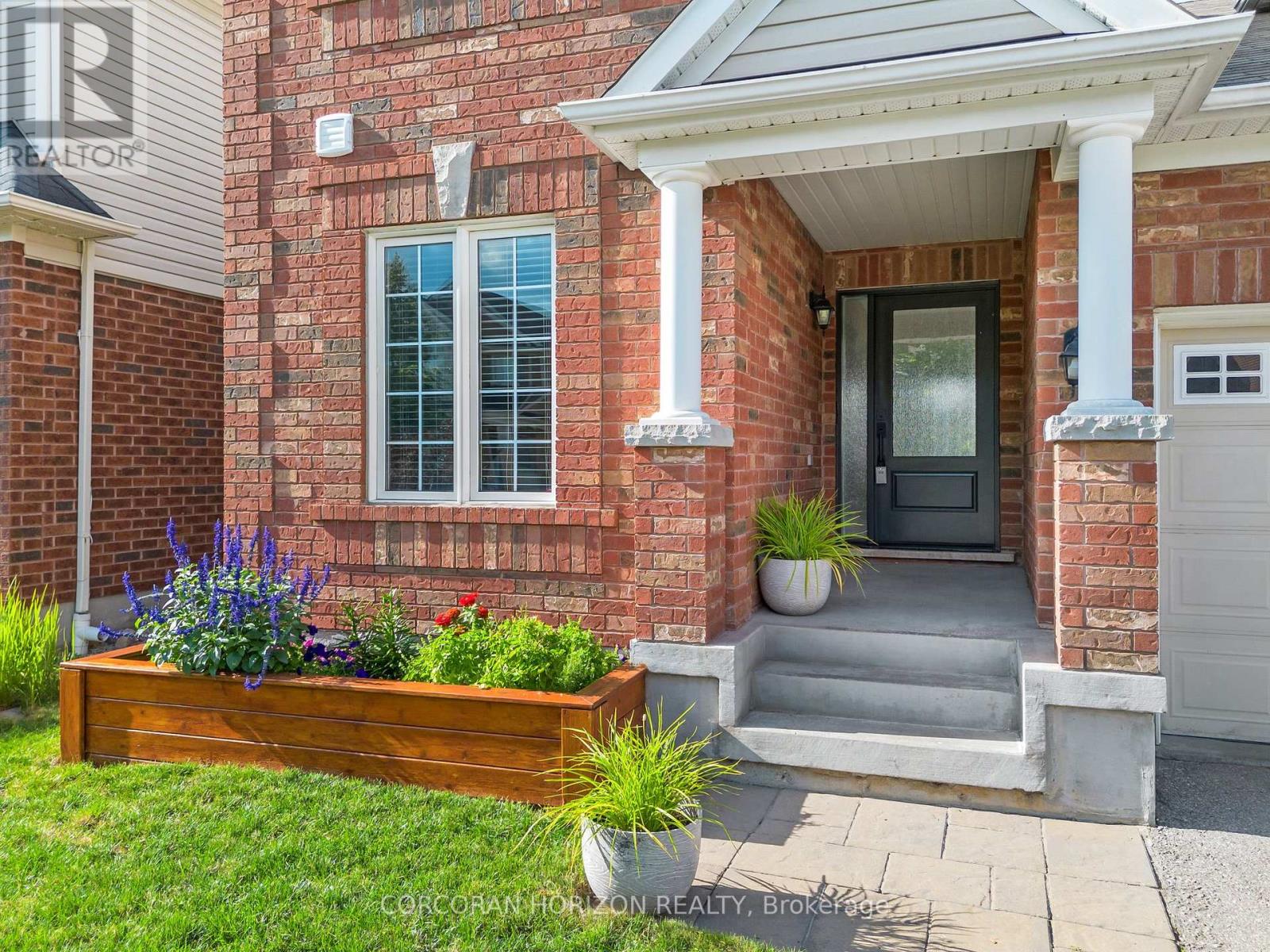 32 CHASE CRESCENT — photo 3