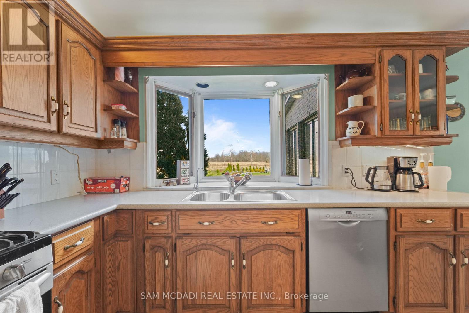 225 PARK ROAD S - 13