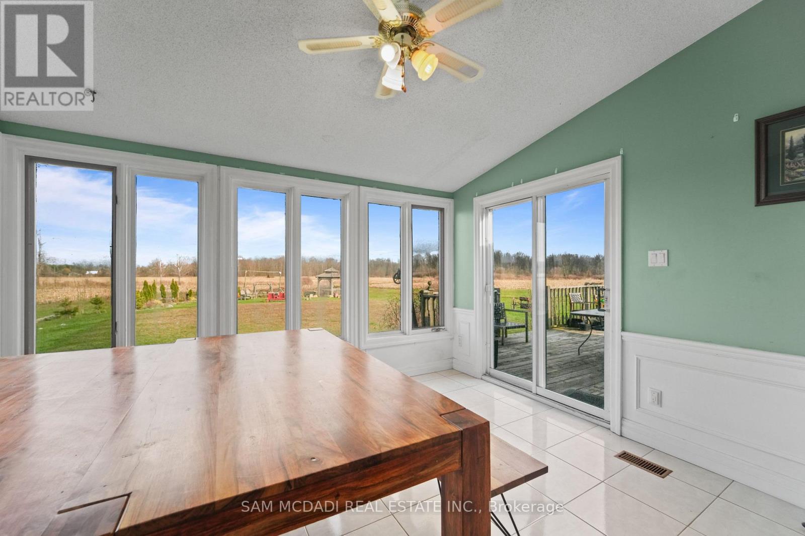 225 PARK ROAD S - 17