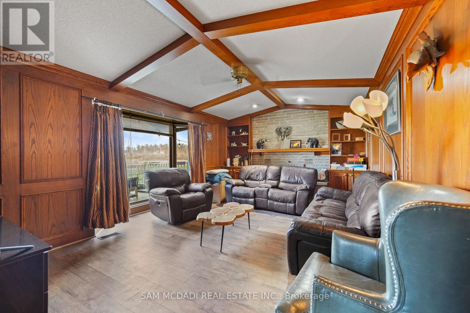 225 PARK ROAD S - 18