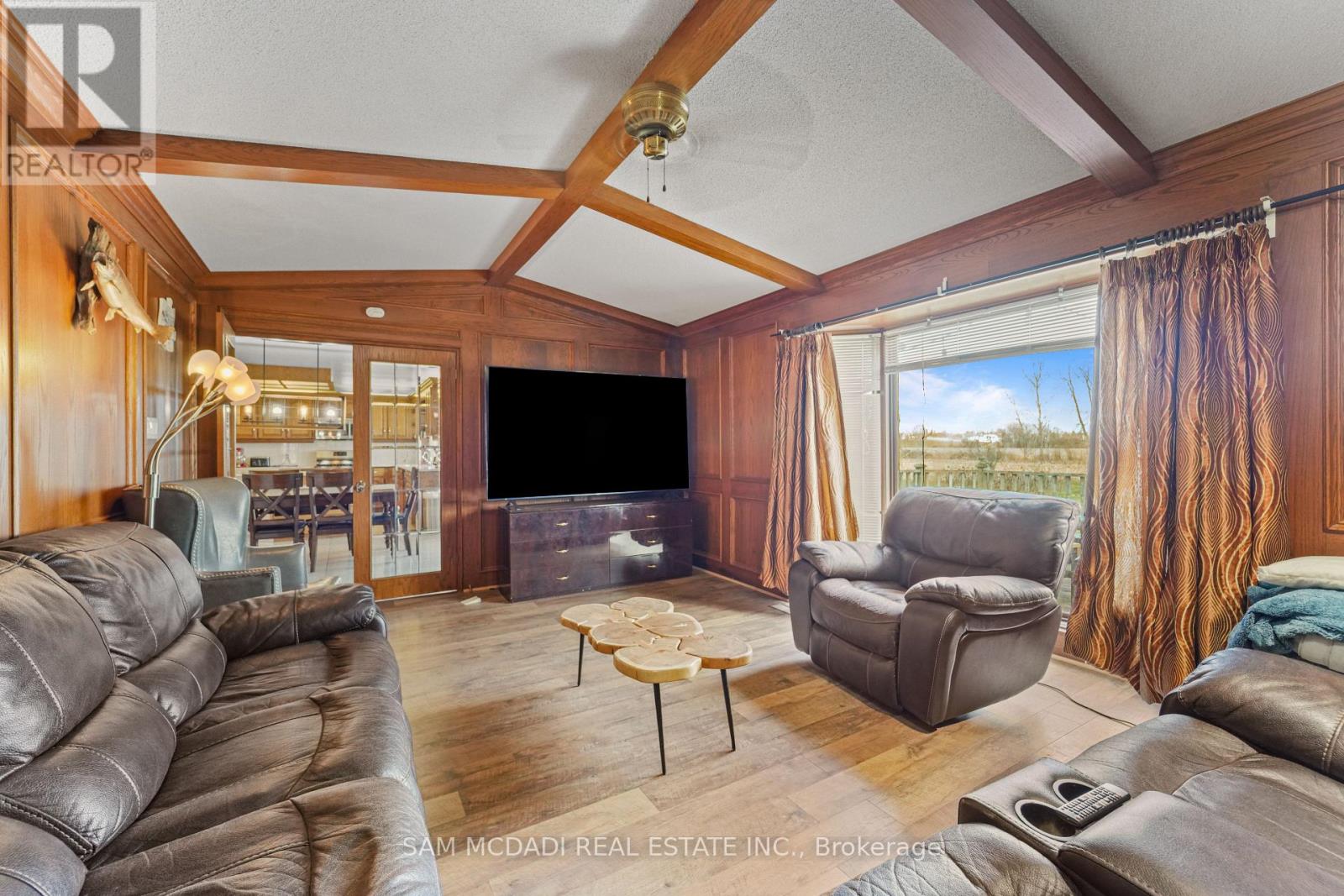 225 PARK ROAD S - 19