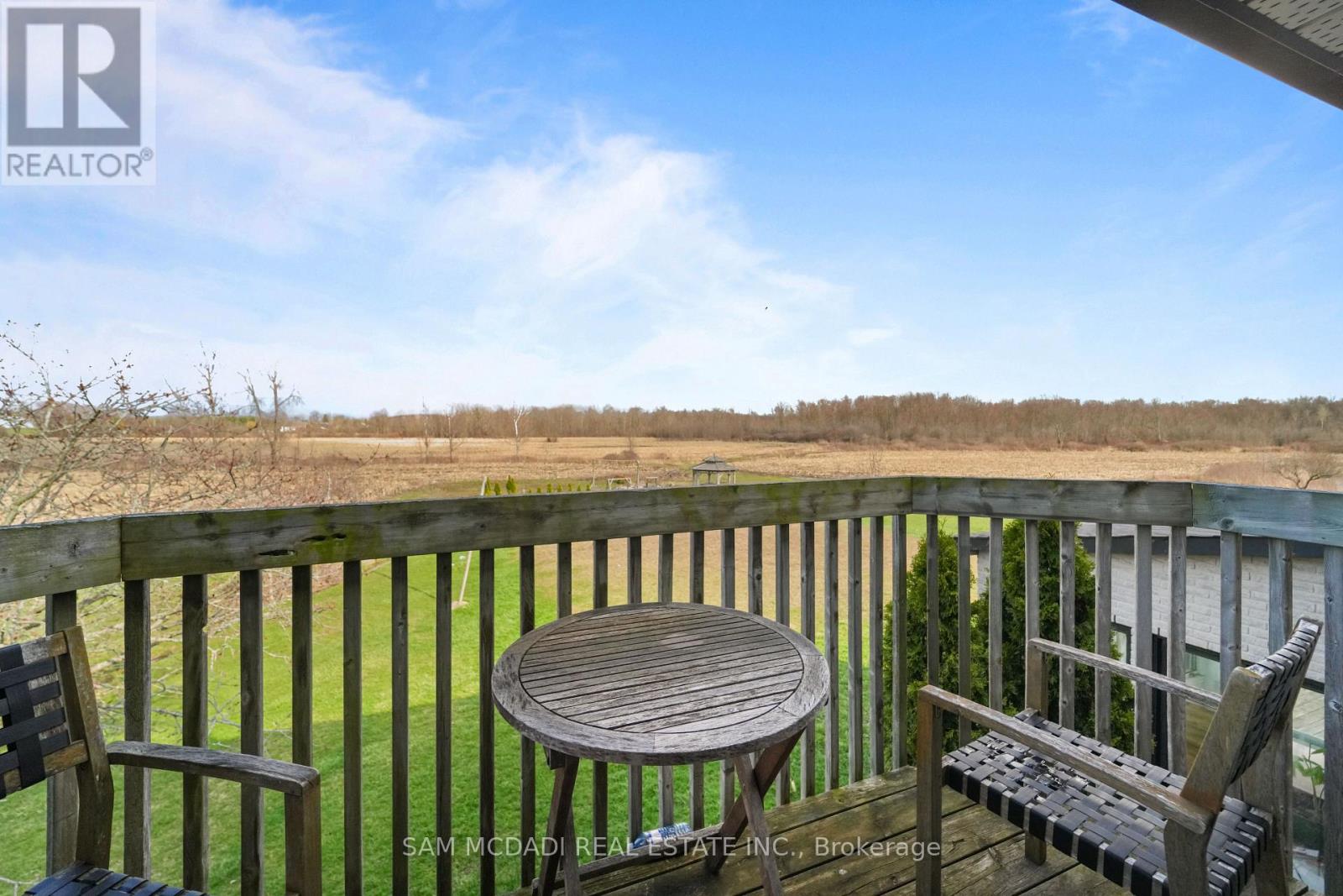 225 PARK ROAD S - 25