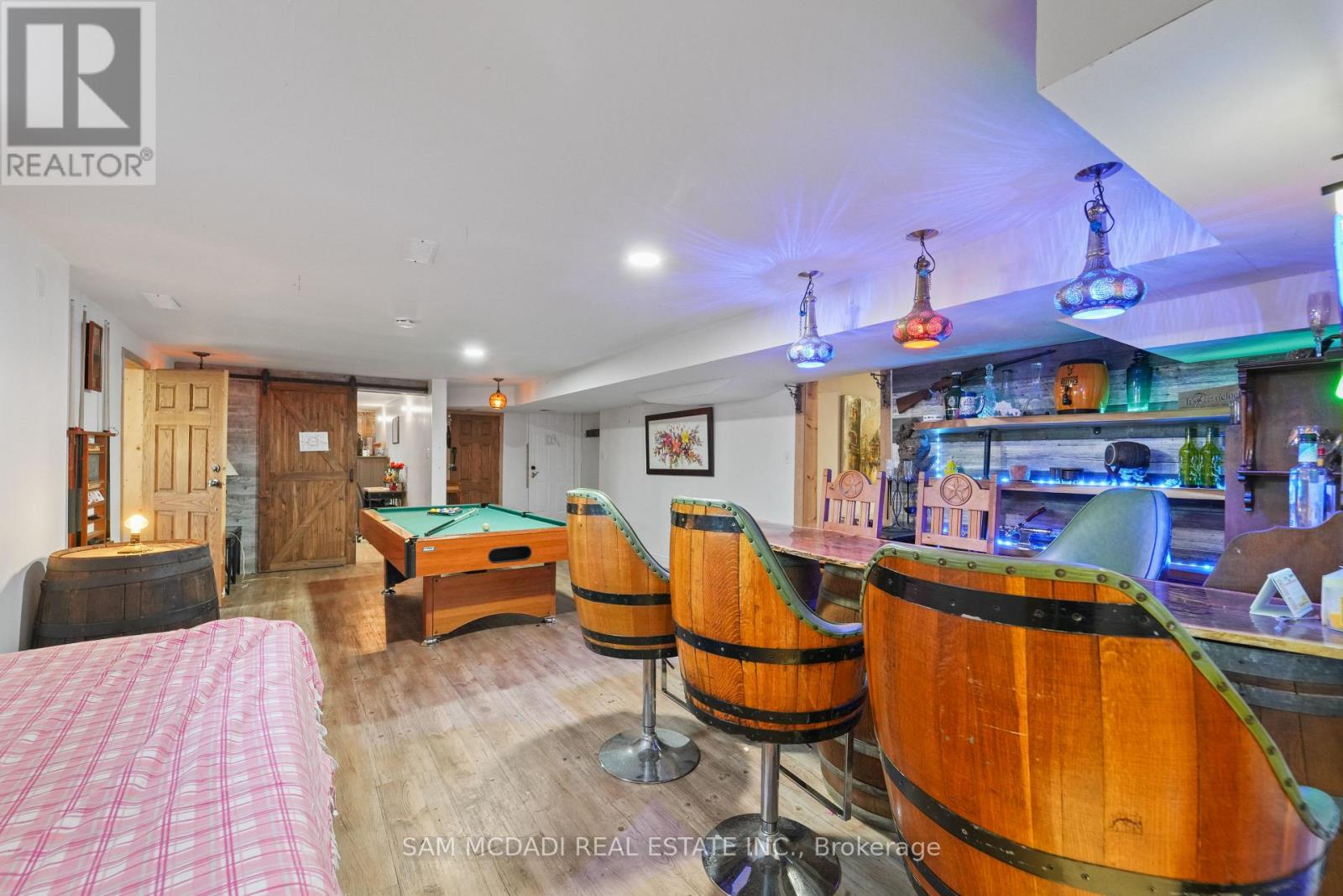 225 PARK ROAD S - 38