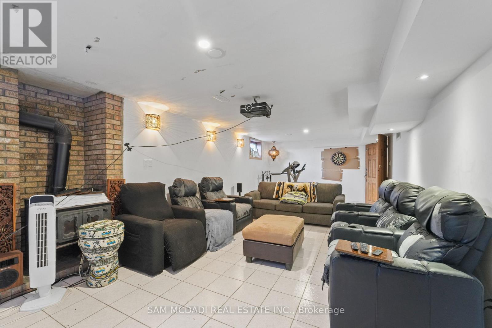 225 PARK ROAD S - 44