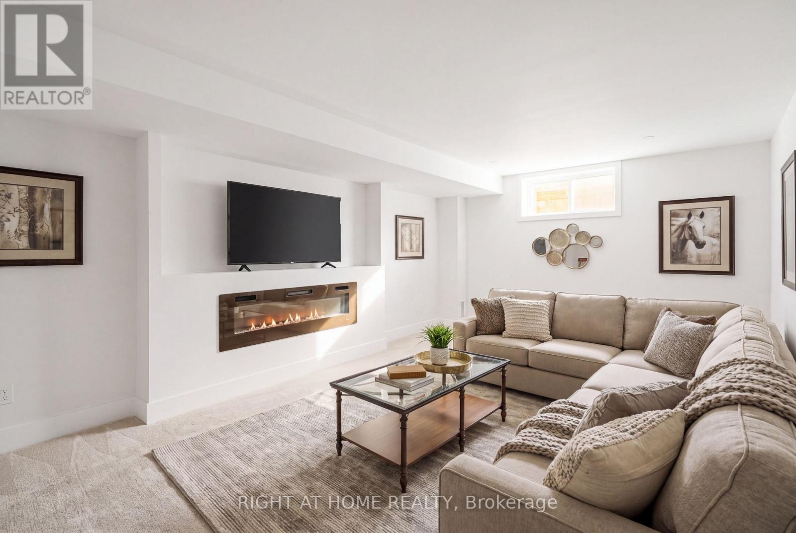 4 MERITAGE LANE - 32