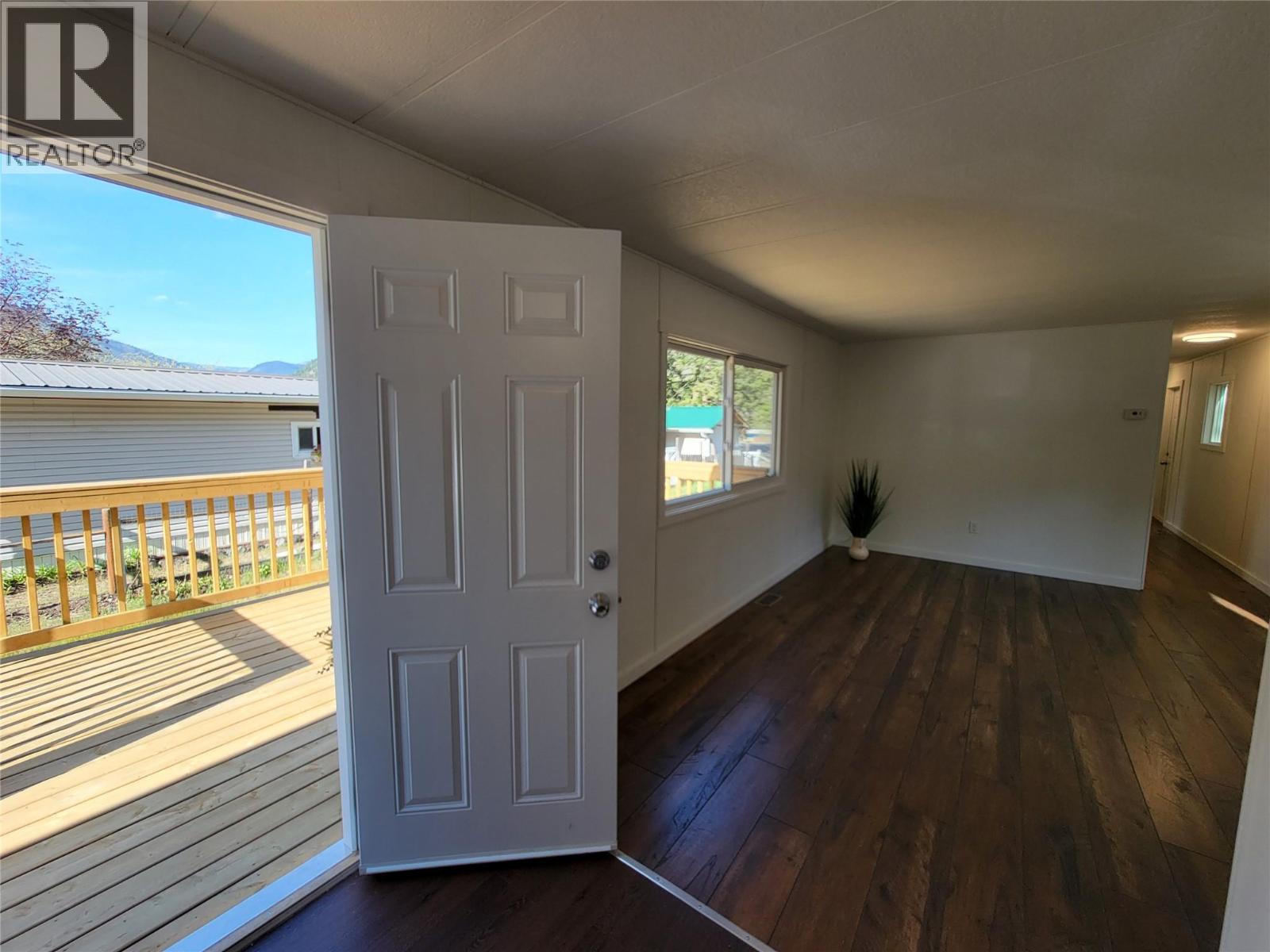 #3 1514 Highway 3A - Image 19