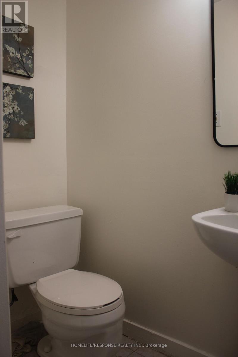 20 Nootka Crescent — photo 8