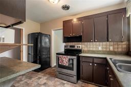 Second Kitchen - 411 Hudson Street, Winnipeg, MB R3T0R1 Photo 9