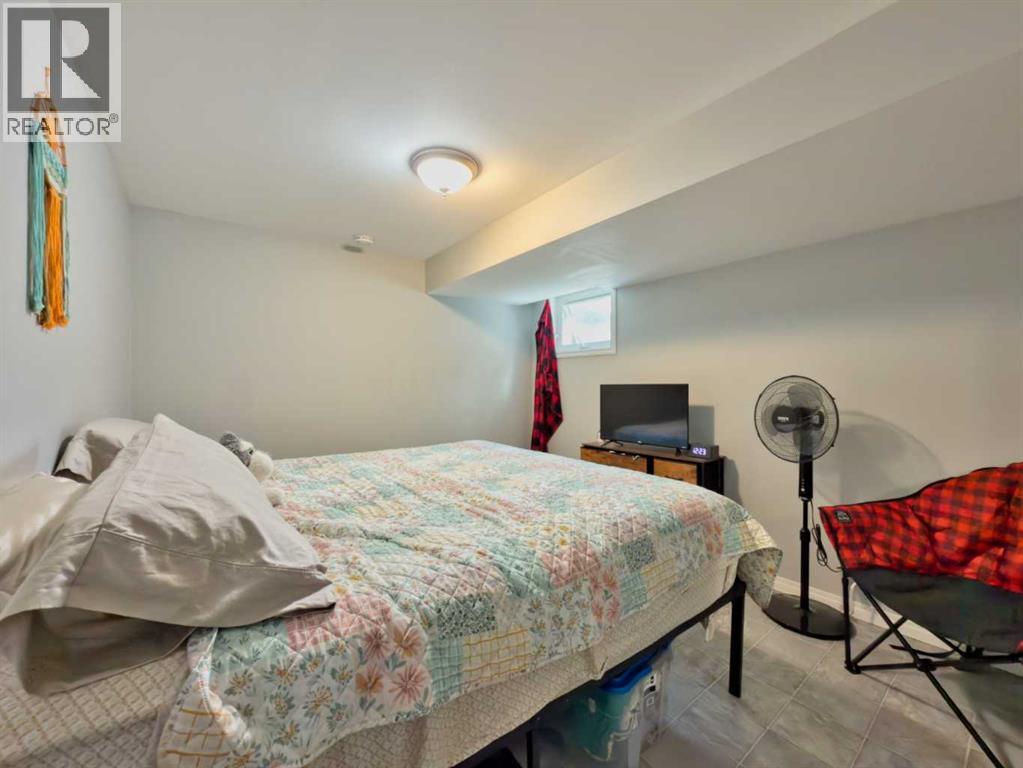 13553 18 Avenue - 25