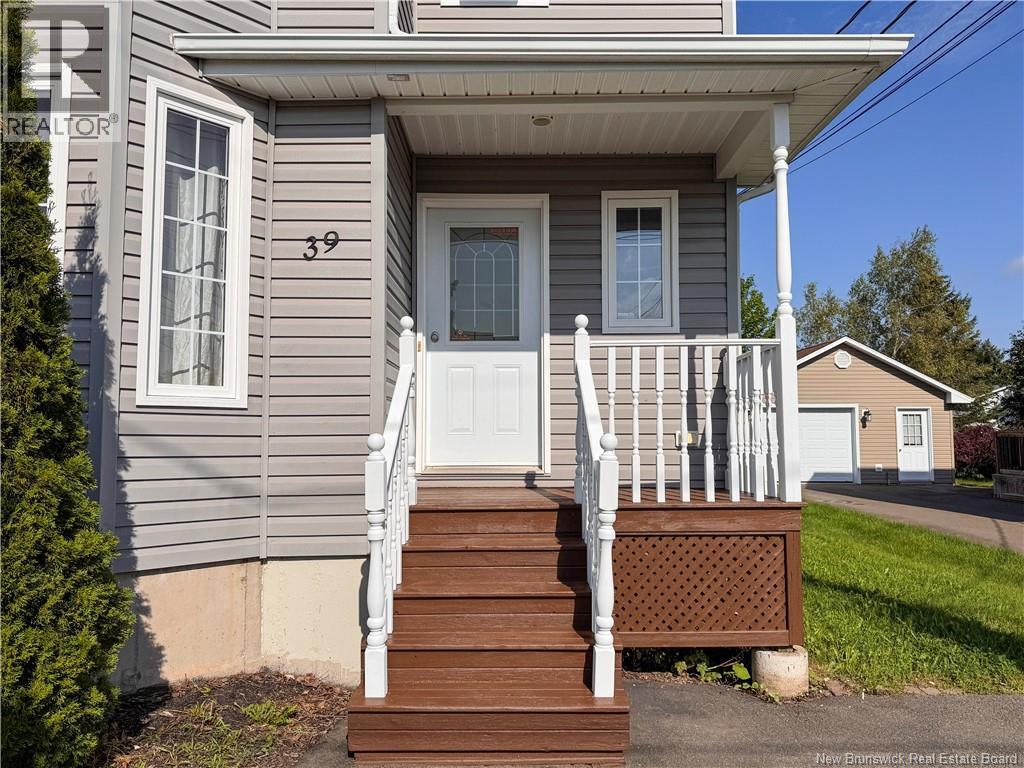 39 Christopher Crescent - 3