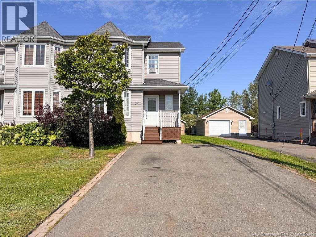 39 Christopher Crescent - 2