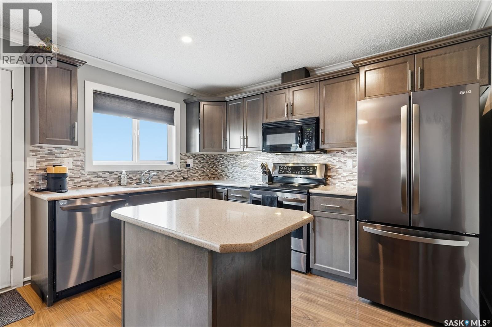 #35 202 McKague CRESCENT - Image 9