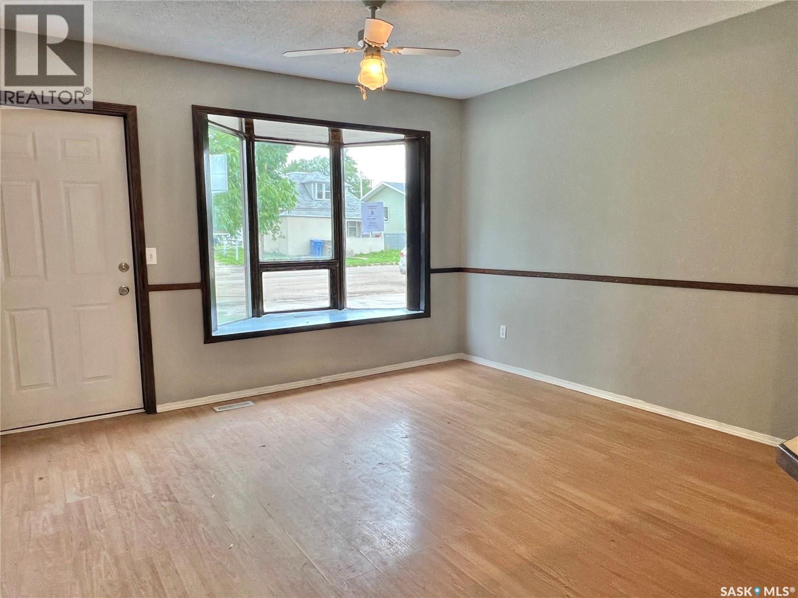211 2nd AVENUE S - 12