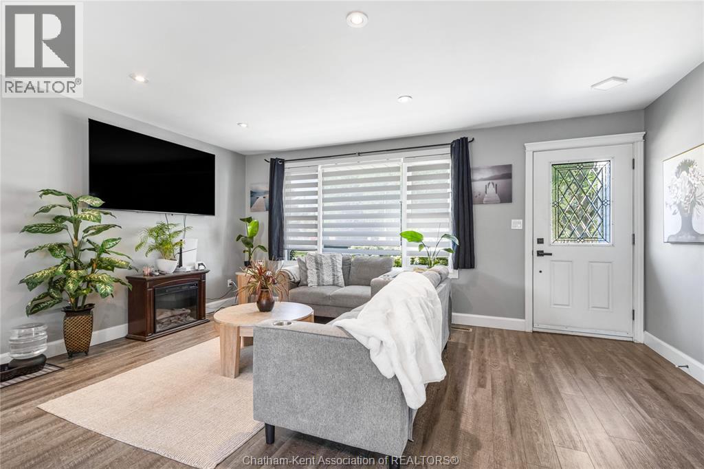 100 ARGYLE CRESCENT - Image 15
