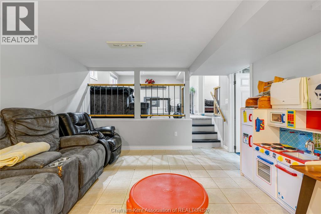 100 ARGYLE CRESCENT - Image 36