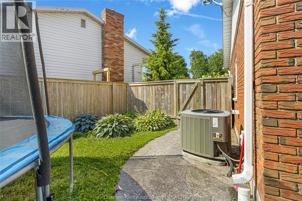 100 ARGYLE CRESCENT - Image 42