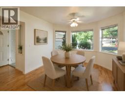 15 820 Kiwanis Way, Gibsons, BC V0N1V9 Photo 7