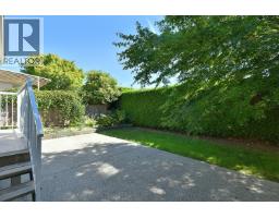15 820 Kiwanis Way, Gibsons, BC V0N1V9 Photo 16