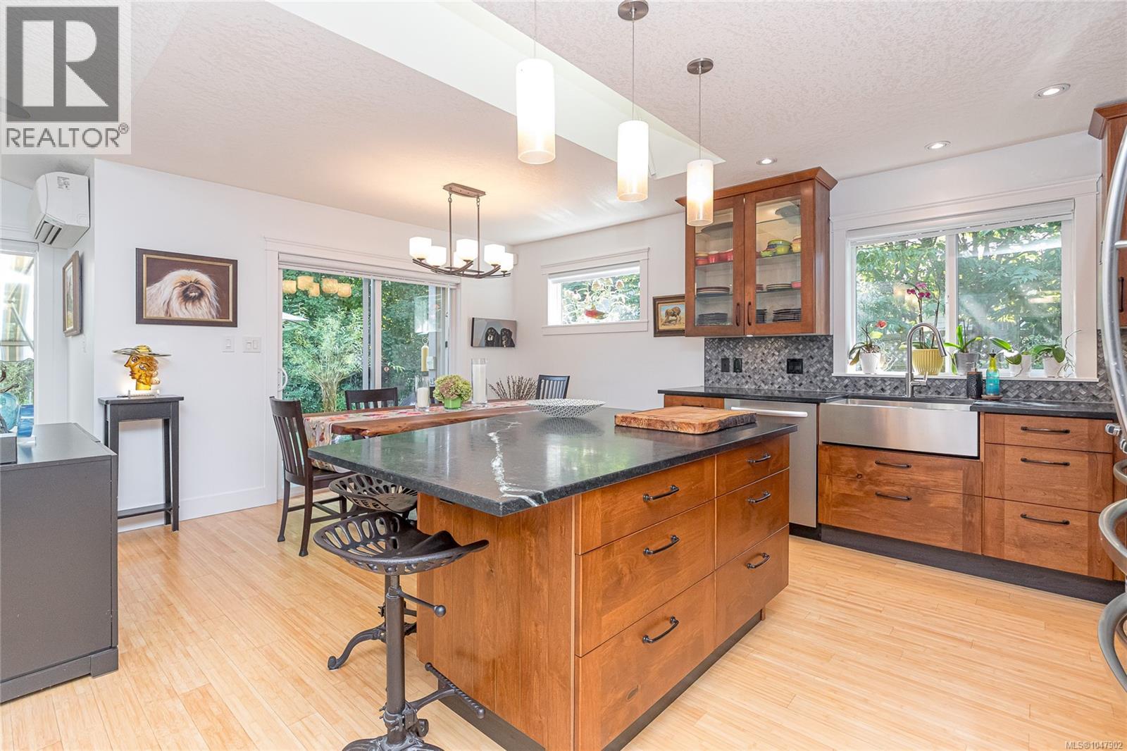 5967 Tower Pl - Image 21